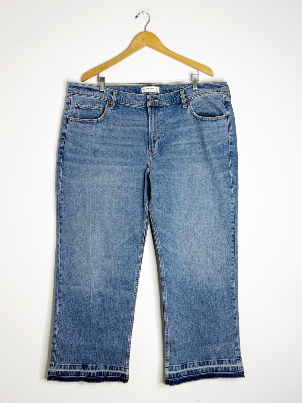 Abercrombie & Fitch Baggy Low Rise Jeans Size 34W 18 Short Wide Leg